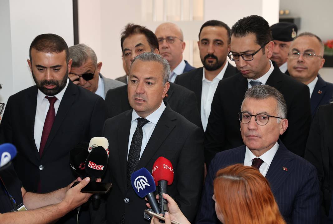 Madımak olaylarında hayatını kaybedenler anıldı! 5